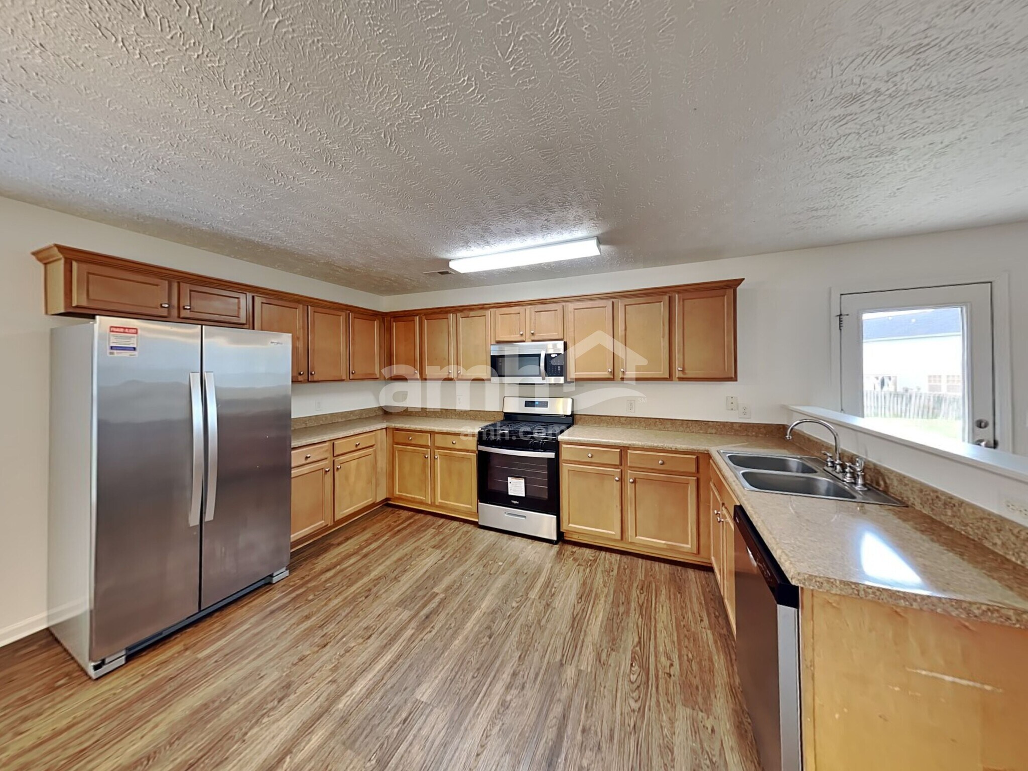 Building Photo - 604 Blossom Hill Dr