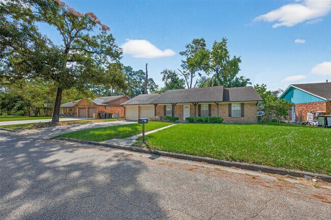 Building Photo - 108 Belvedere Dr