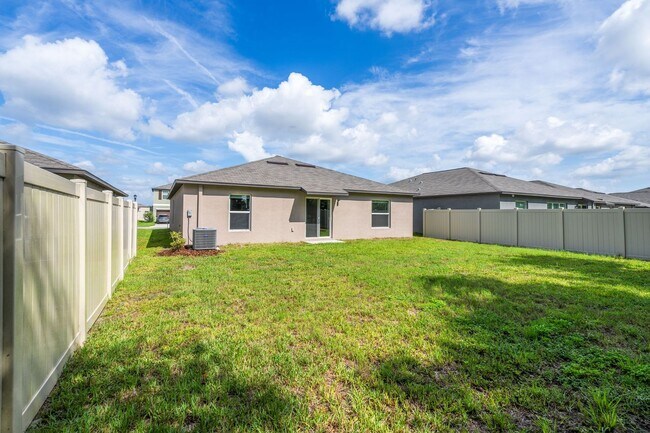 Building Photo - Like New 3/2 in Wimauma