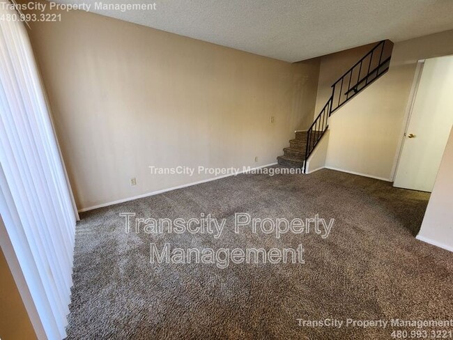 Building Photo - 286 W Palomino Dr