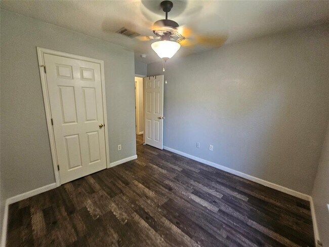 Building Photo - 174 Prairie Springs Loop