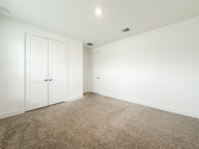 Building Photo - 15216 Tattle Crk Ln