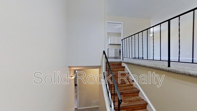 Building Photo - 6505 Wicklow Cir E