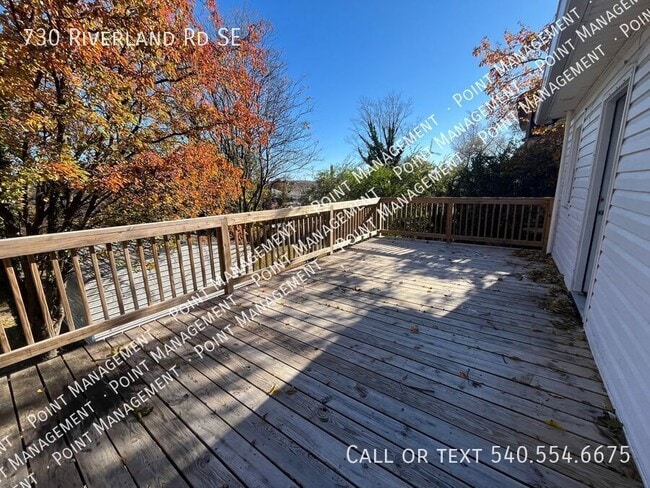 Building Photo - 730 Riverland Rd SE