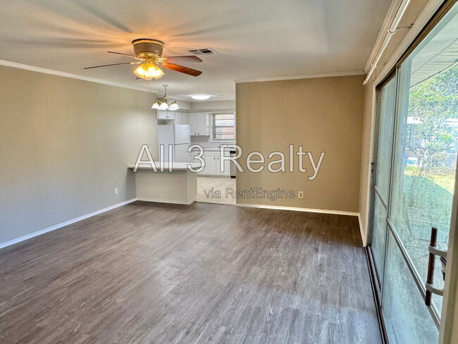 Building Photo - 176 Scenic Dr