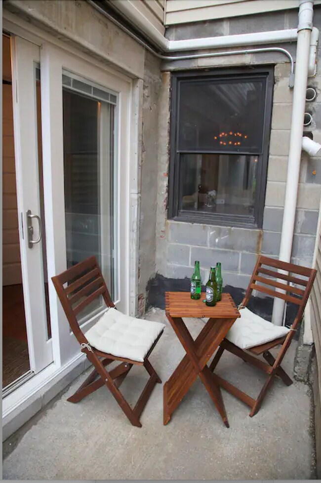 Building Photo - 542A Willoughby Ave