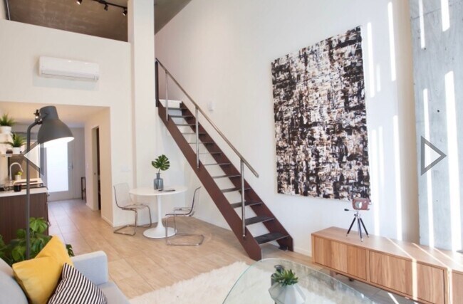 Building Photo - The continental_ Naomi Capital LLC