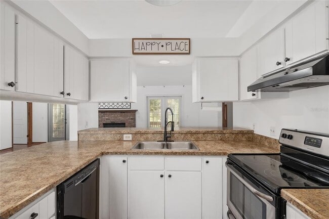 Building Photo - 8305 SW 46 Ln