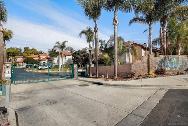 Building Photo - Desirable 3 Bedroom 2 Bath in Ivey Ridge C...