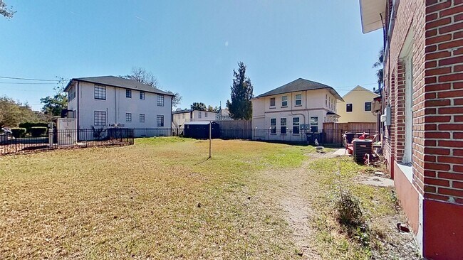 Building Photo - Copeland Street Duplexes