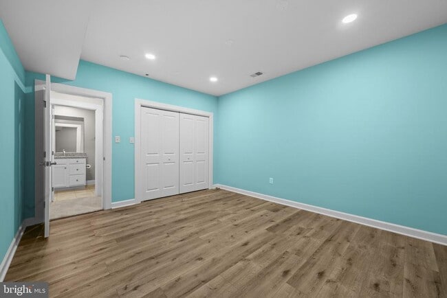 Building Photo - 7147 Starmount Ct