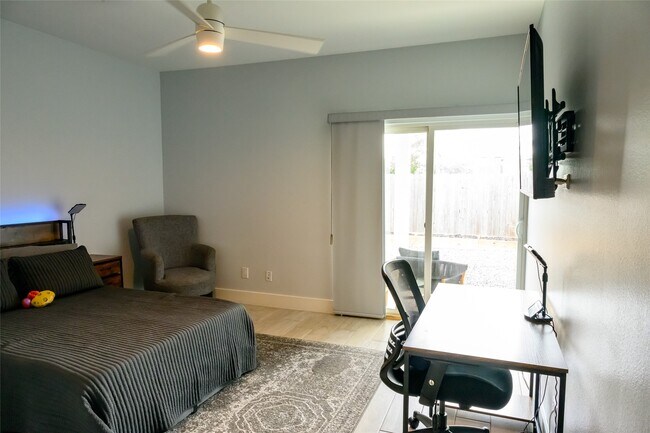 Building Photo - 4618 Nichols St