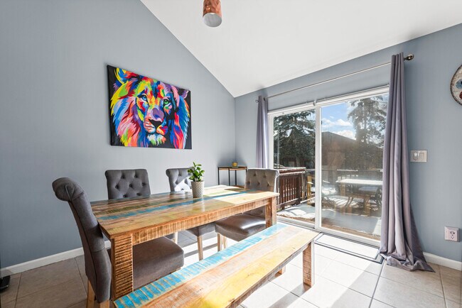 Building Photo - 3836 Lesia Dr