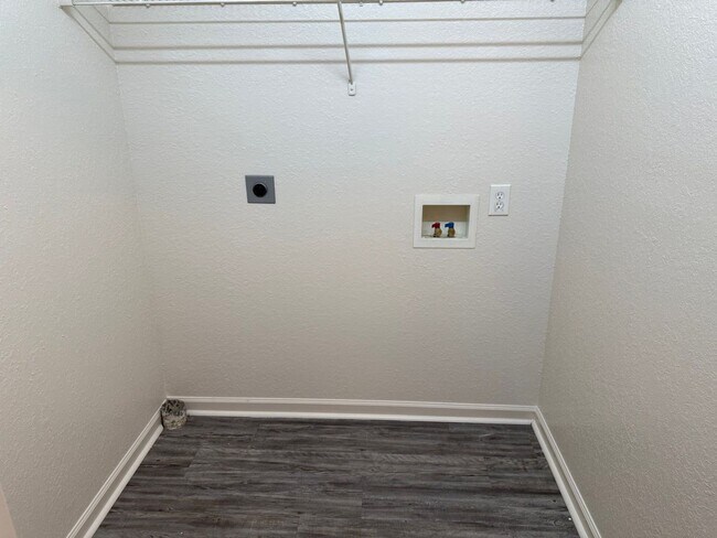 Building Photo - 2403 Talbott Way