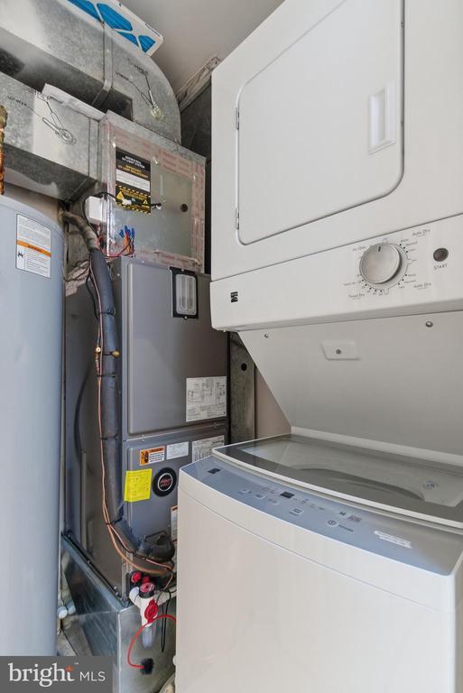 Building Photo - 1203 N St NW