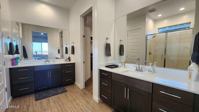 Building Photo - 2874 E Magdalena Dr