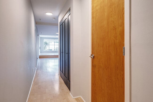 Building Photo - 755 Florida St