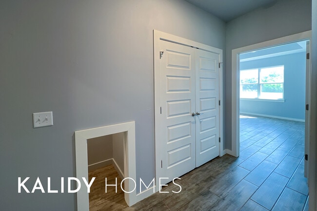 Building Photo - 213 Olde Ml Ct