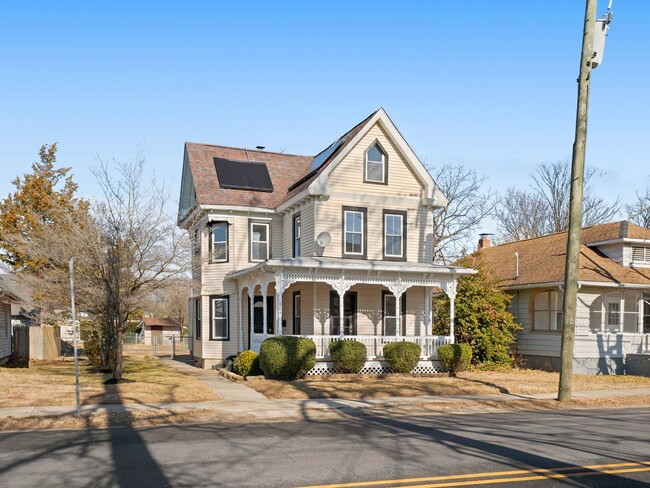 Building Photo - Spacious 5-Bedroom Rental with Backyard & Basement in Millville