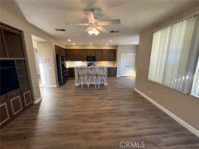 Building Photo - 37700 Quintana Dr