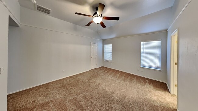 Building Photo - 3 Bedroom in Edmond