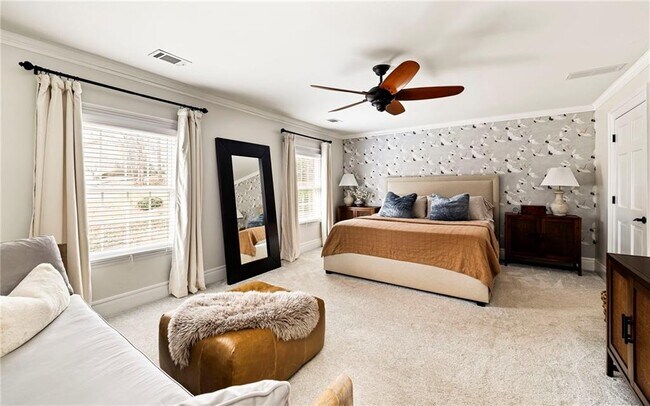 Building Photo - 2270 Emerald Dr