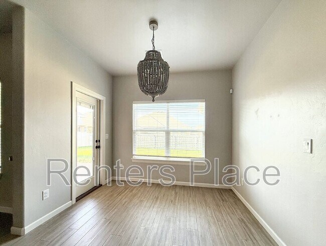 Building Photo - 2713 SE 22nd St