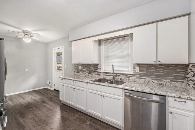 Building Photo - 4490 Blaine Ave SE