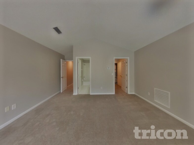 Building Photo - 1648 Country Walk Dr