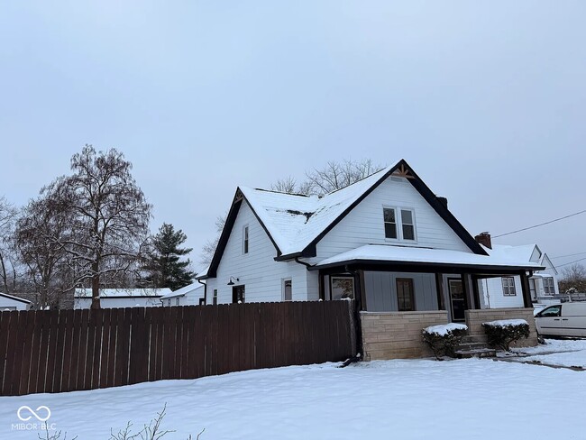 Building Photo - 4210 S Post Rd