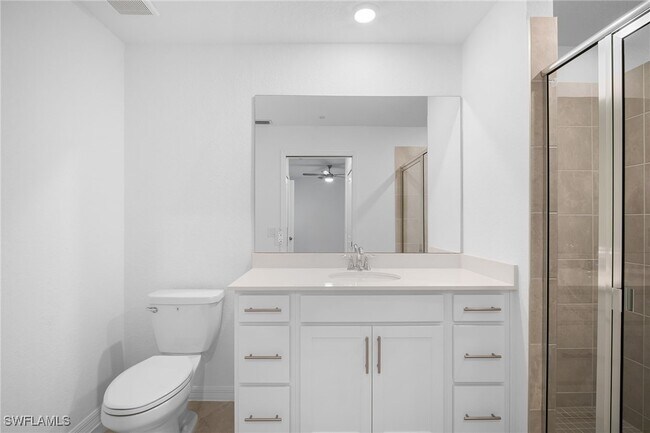 Building Photo - 15345 Grn Acrs Ave