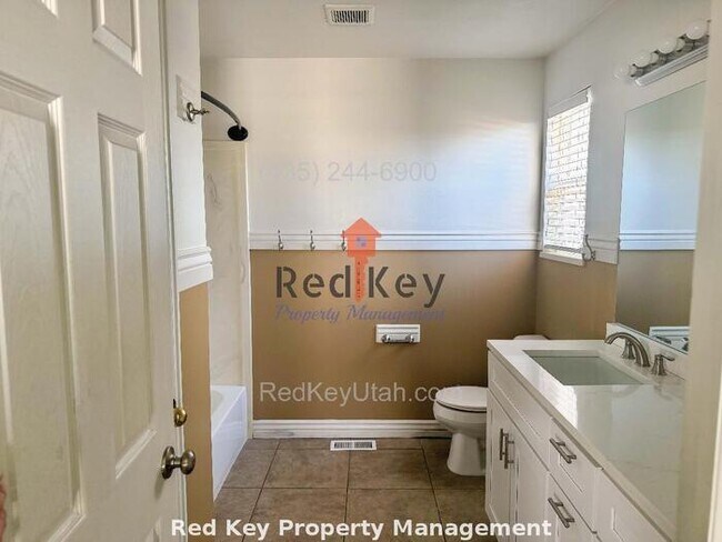 Building Photo - Cedarwood Rd. Single Family Home