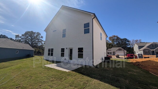 Building Photo - 4 Haven Dr