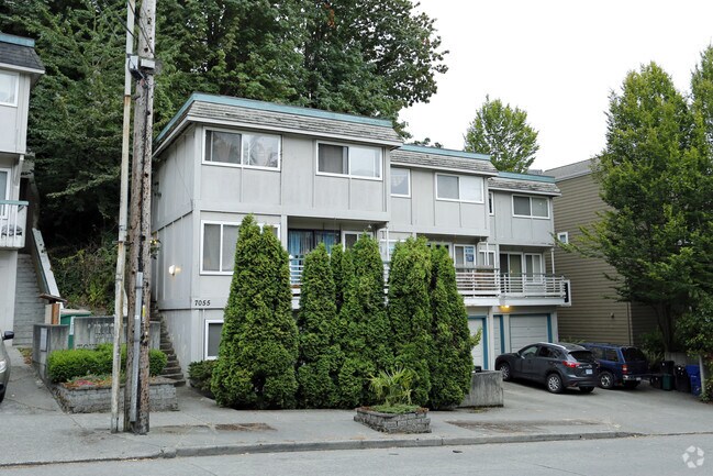 Building Photo - 7055 Lincoln Park Way SW