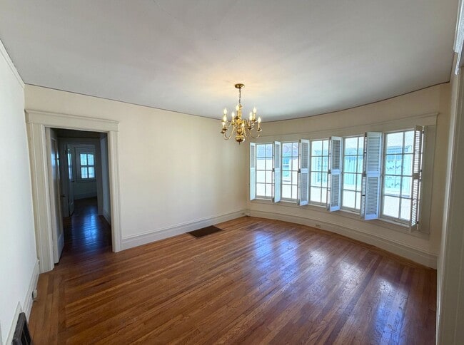 Building Photo - UPDATED BRIGHT HUGE 1650sf 2BR/1BA+BONUS Home Balboa Terrace LOTS of Natural Light AVAILABLE NOW