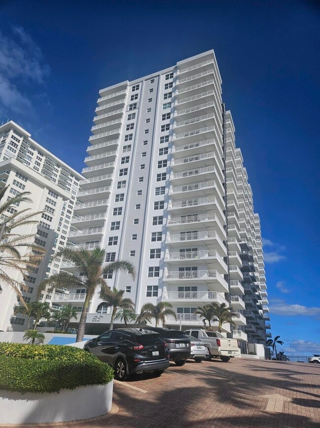 Building Photo - 3850 Galt Ocean Dr