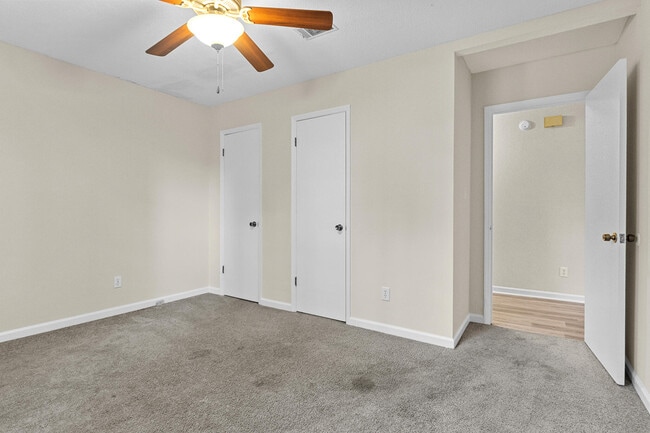 Building Photo - 219 Brooks Dr