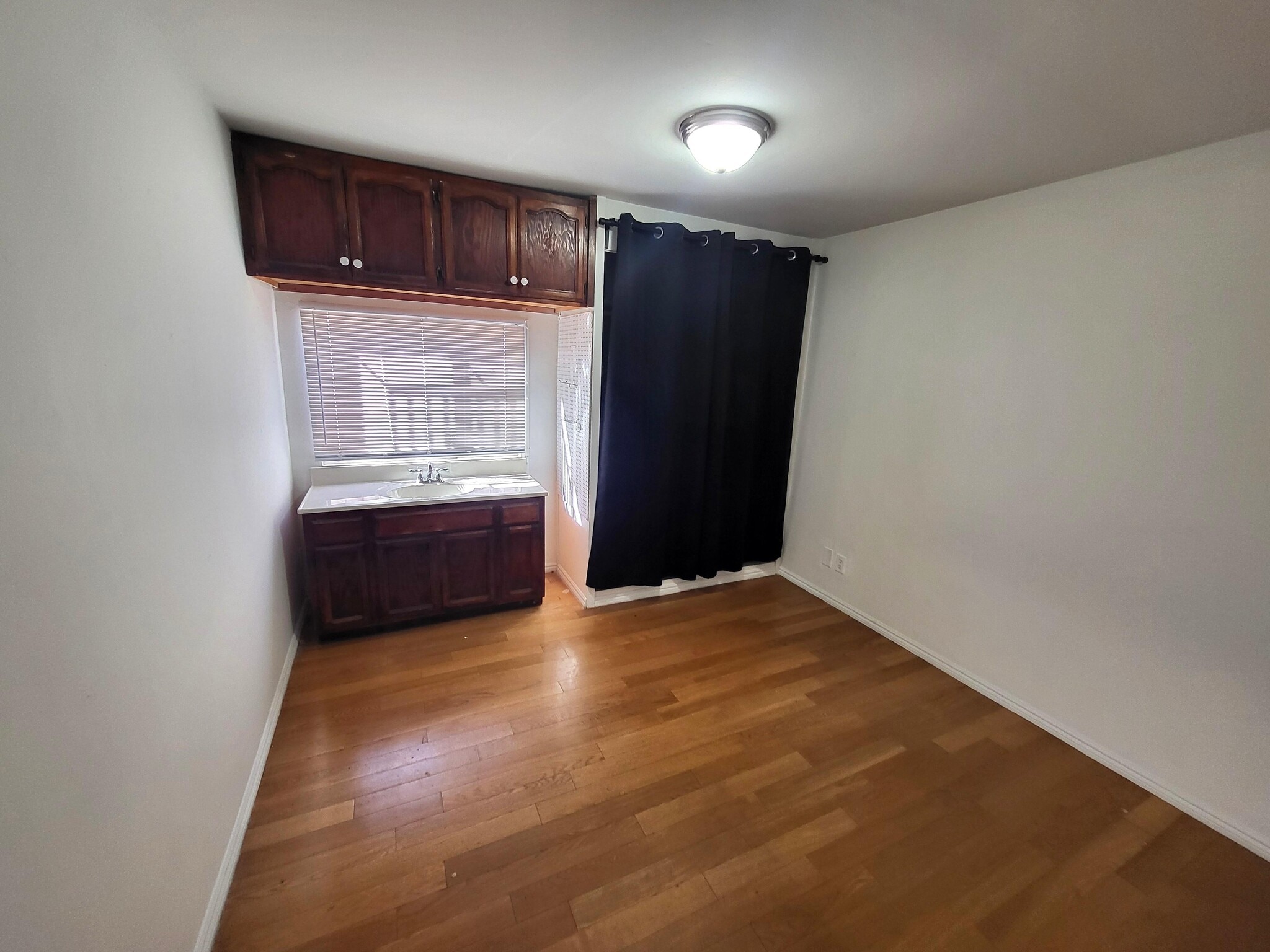 Building Photo - 346 S Ave 19