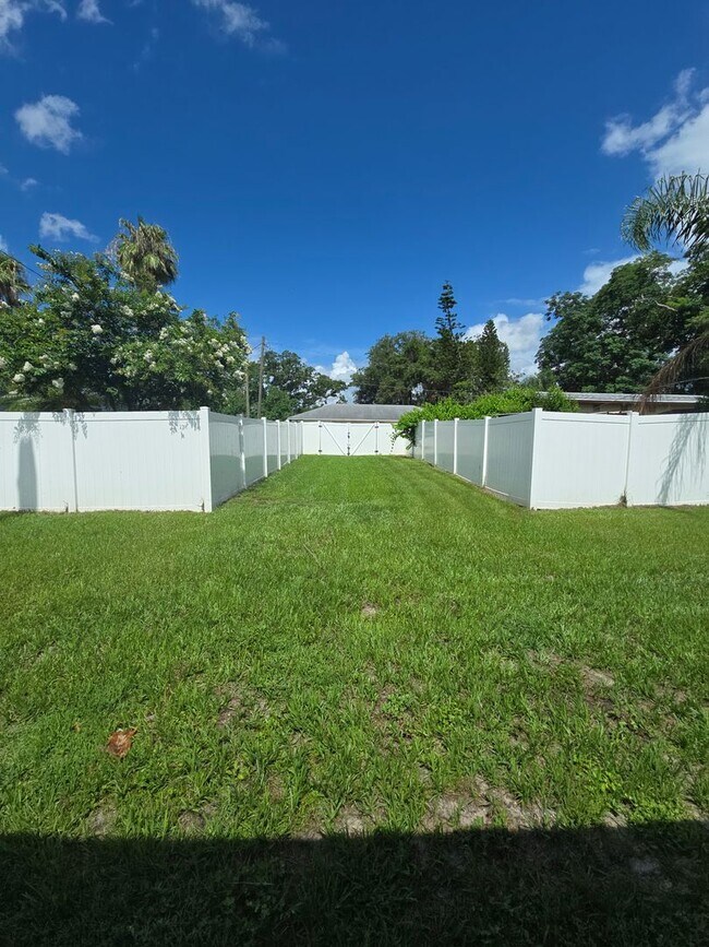 Building Photo - Charming 3/2 Home in Seffner, FL.