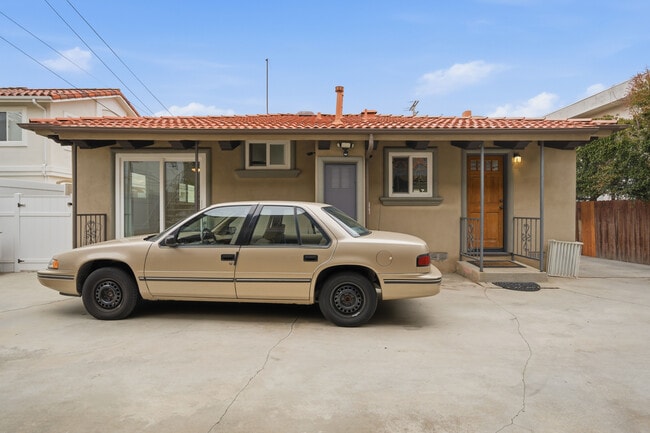 Building Photo - 2118 Ernest Ave