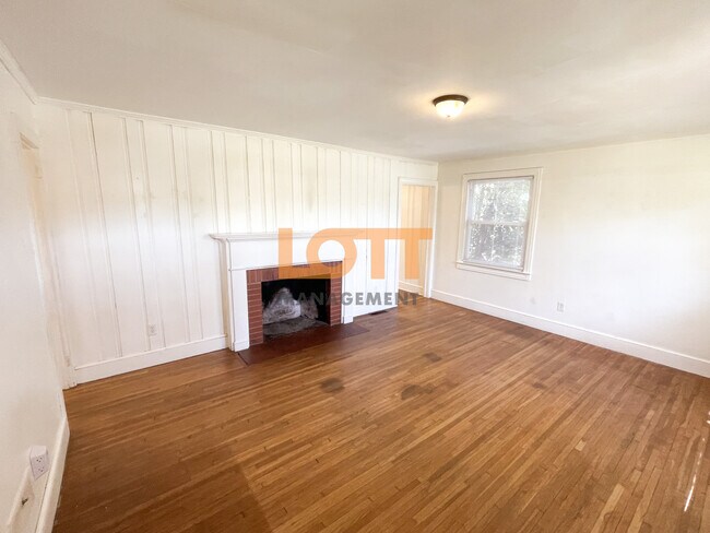 Building Photo - 216 Mountain View Cir