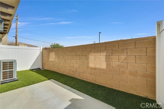 Building Photo - 16385 Valencia Ave