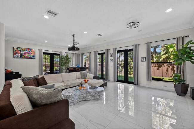 Building Photo - 2211 St