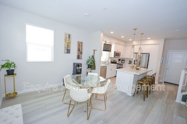 Building Photo - 649 Winchester Dr