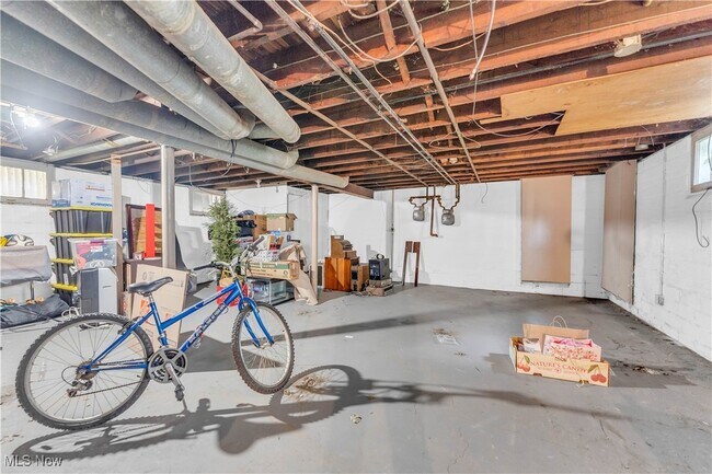 Building Photo - 1239 W 115th St