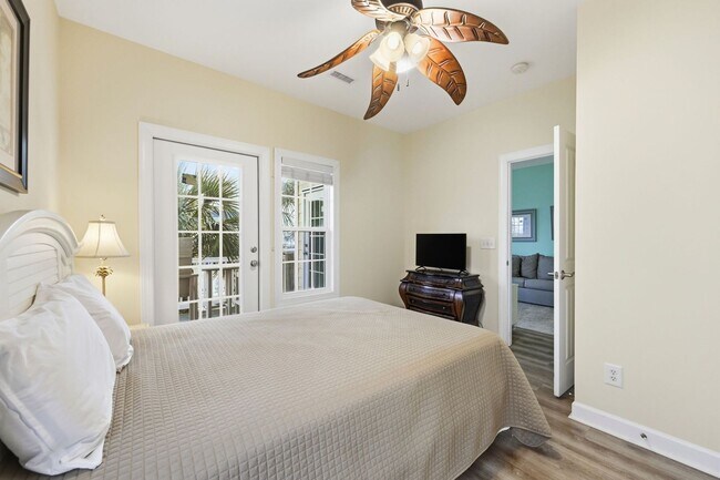Building Photo - 5BR, 4BA Townhome - Pet Friendly with Beach Views *SEASONAL RENTAL*