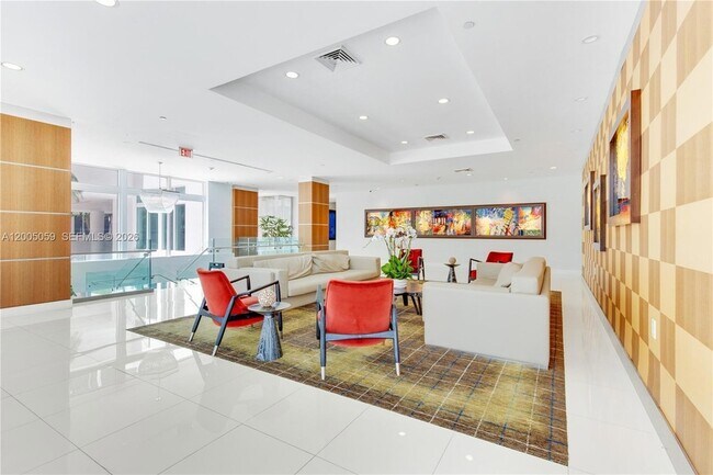 Building Photo - 1800 N Bayshore Dr