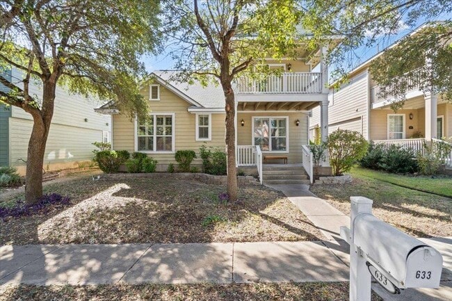 Building Photo - 633 Fairway