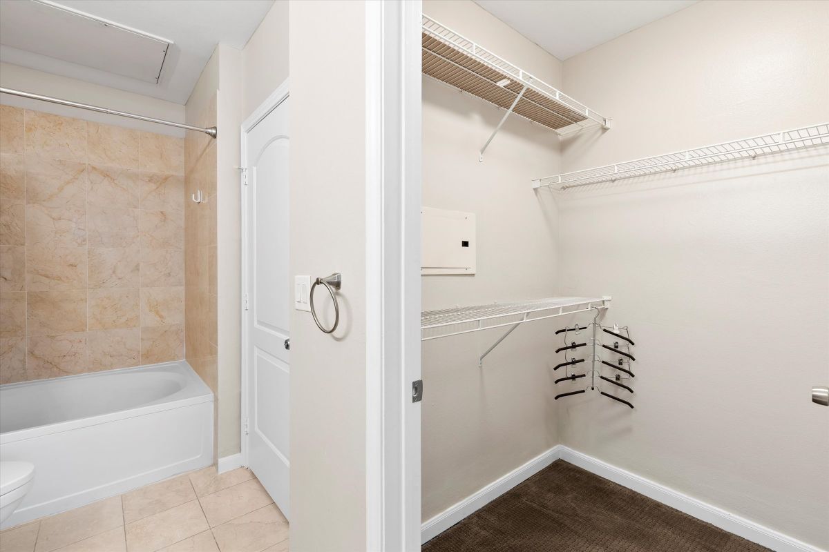 Building Photo - 3225 Turtle Creek Blvd Blvd