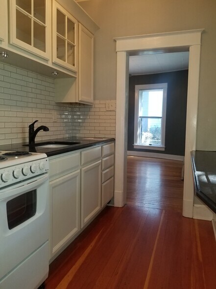 Building Photo - 701 Remington St